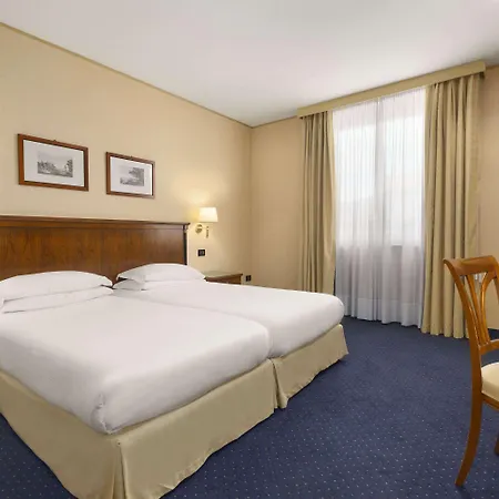 Ramada By Wyndham 4* 那不勒斯