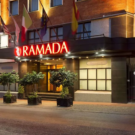Ramada By Wyndham 那不勒斯