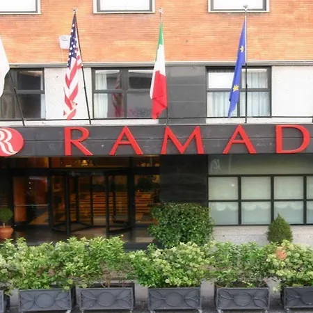 酒店 Ramada By Wyndham 4*