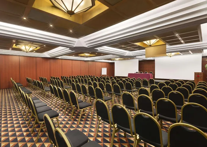 Hotel Ramada By Wyndham Napoli