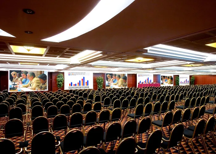 Ramada By Wyndham Napoli