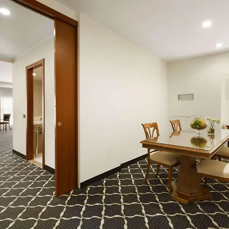 Ramada By Wyndham Napoli