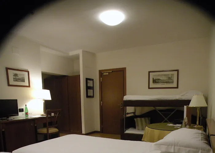 酒店 Ramada By Wyndham 4*