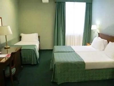Ramada By Wyndham Otel Napoli