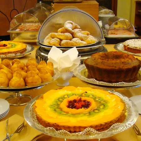 Ramada By Wyndham 4* Nápoles