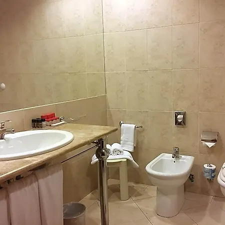 Otel Ramada By Wyndham 4*