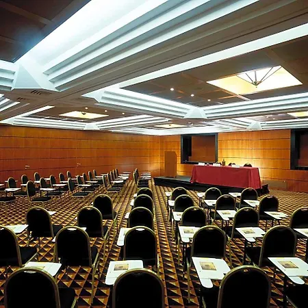 Ramada By Wyndham Otel 4*