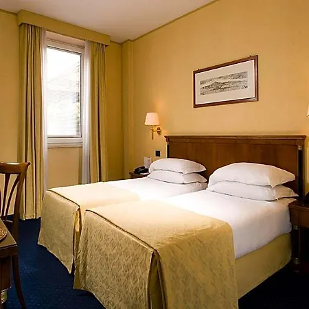 Ramada By Wyndham 4* Neapel
