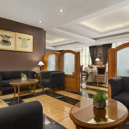Ramada By Wyndham Neapel