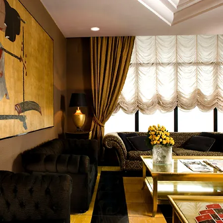 Ramada By Wyndham Hotel Neapol