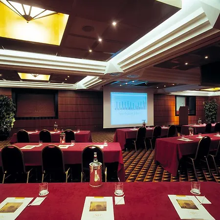 Ramada By Wyndham Hotel Napels