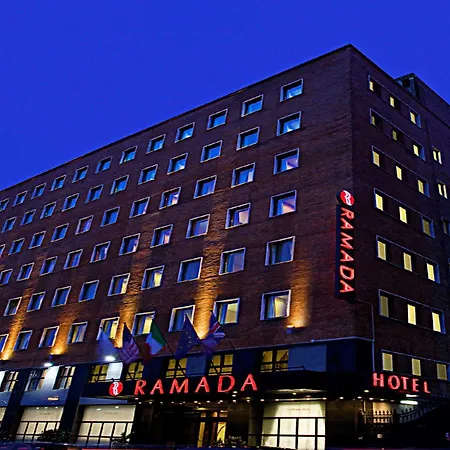 酒店 那不勒斯市中心华美达酒店 4*