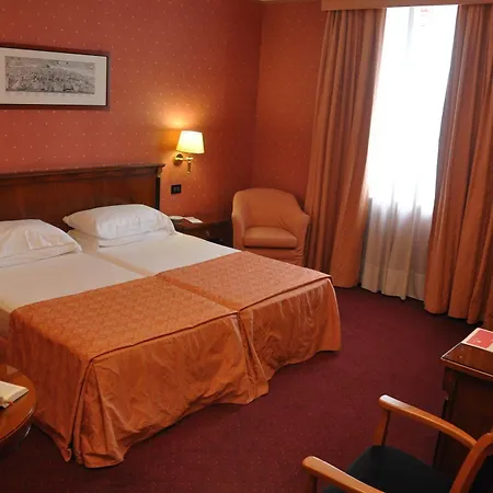 Ramada By Wyndham Отель 4*
