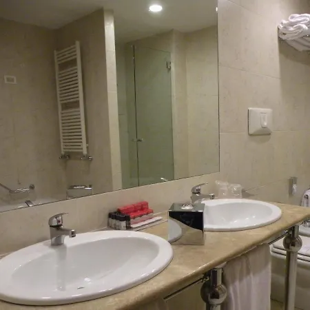 Отель Ramada By Wyndham 4*