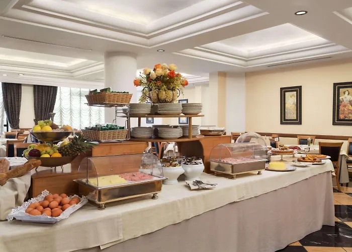 Ramada By Wyndham Hotel Nápoles