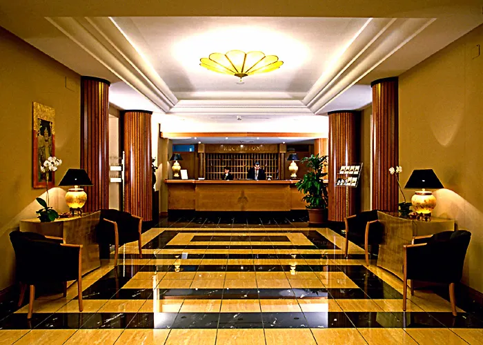 Ramada By Wyndham Hotel Nápoles