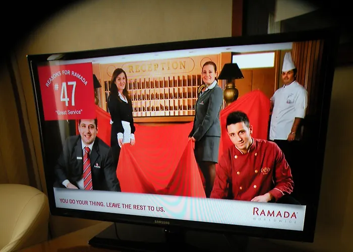 Ramada By Wyndham Hotel Nápoles