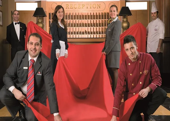 Ramada By Wyndham Hotel Nápoles