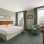 Ramada By Wyndham Otel 4*