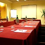 Ramada By Wyndham Otel