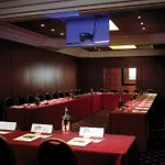 Ramada By Wyndham Otel