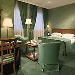 Ramada By Wyndham Otel 4*